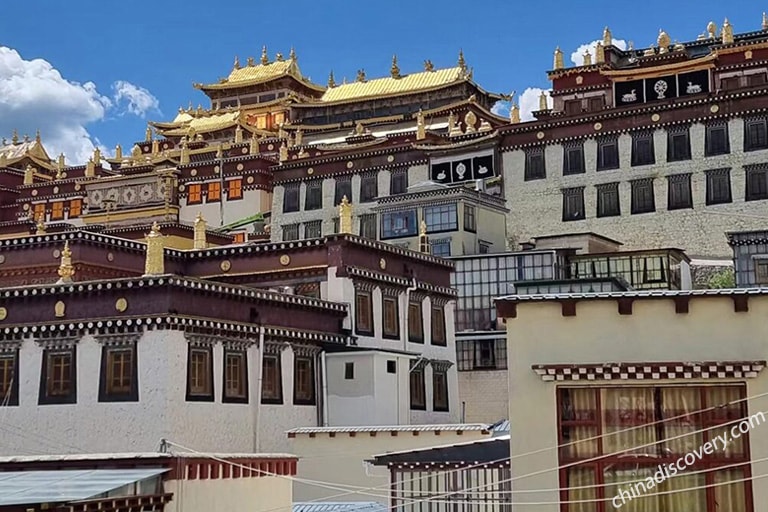 Ganden Sumtseling Monastery in Shangri-La